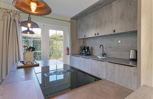 Ouddorp House | This cosy holiday home for 6 people, is located near the sea in the front part of the green Noordzeepark.
