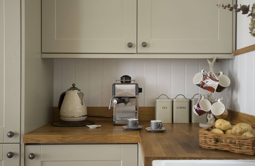 Kingham Cottage | This cottage combines rural charm with a luxurious finish and peaceful location.