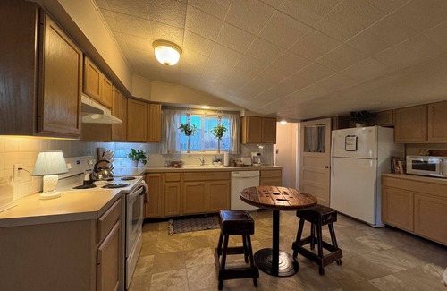 Sheridan Cottage | This cottage is a 2 bedroom(s), 1 bathrooms, located in Bighorn, WY.