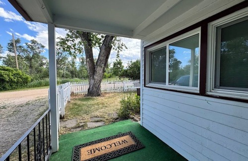 Sheridan Cottage | This cottage is a 2 bedroom(s), 1 bathrooms, located in Bighorn, WY.