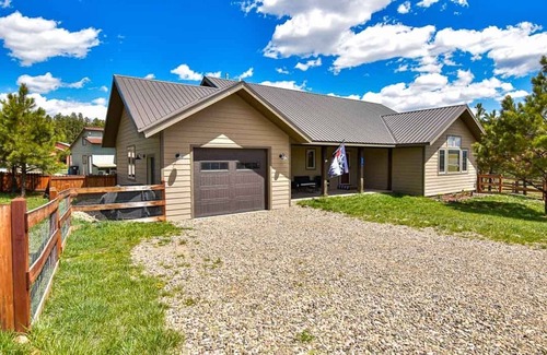 Pagosa Highlands House | This cozy hideaway is your home away from home!