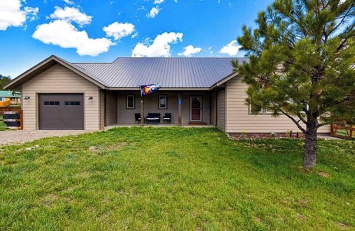Pagosa Highlands House | This cozy hideaway is your home away from home!