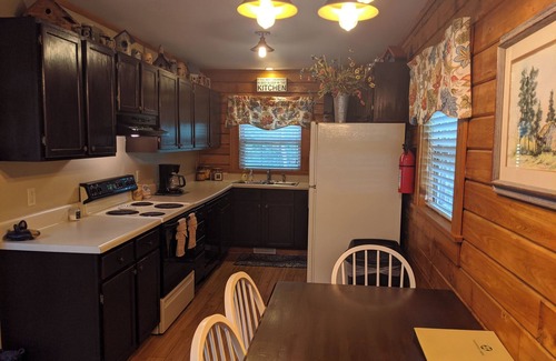 Townsend Cabin | This cute mountain home is perfect for your family getaway