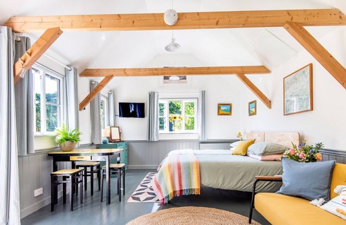 Tolpuddle Cabin | This delightful rural retreat has been furnished and equipped to create a wonderful relaxing holiday