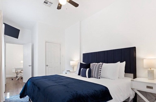 Saint Thomas Development Apartment | This duplex is a 3 bedroom(s), 2 bathrooms, located in New Orleans, LA.