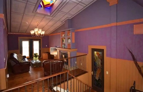 Niagara-on-the-Lake Cottage | This European flair minutes from historic Niagara On The Lake