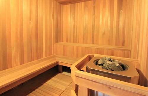 Blind Bay House | This exceptionally designed lodge offers comfort and luxurious living.