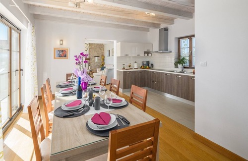 Melnica Villa | This exquisite property is settled among the gentle evergreen hills of the Barban area