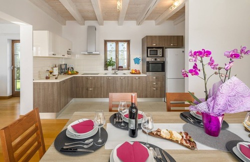 Melnica Villa | This exquisite property is settled among the gentle evergreen hills of the Barban area