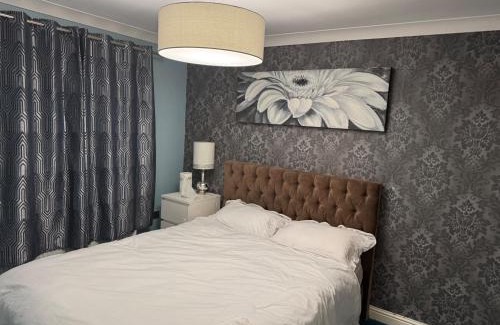 Glasgow House | This guest house not ready please don t book me
