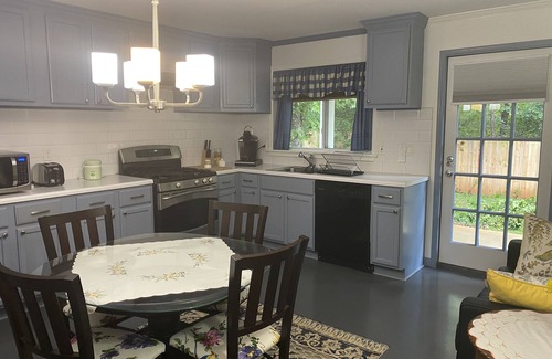 Duluth Apartment | This guesthouse is our The Cozy Romantic Getaway