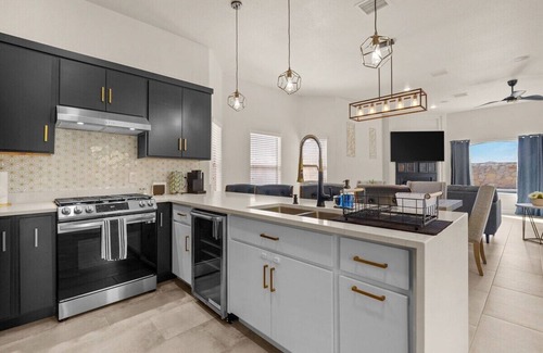 Biggs Field House | This home is stylish and filled with every ammenity