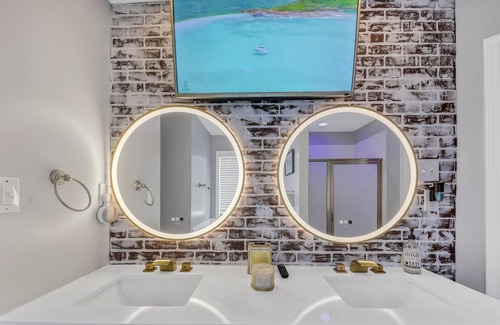 McDonough House | This Homey Getaway is spacious and recently remodeled, great for game night!