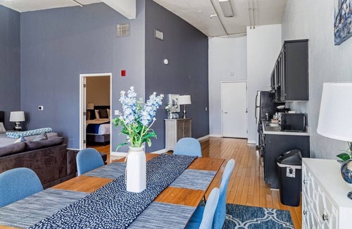 Gaslamp Quarter Hotel | This hotel is a 1 bedroom(s), 1 bathrooms, located in San Diego, CA.
