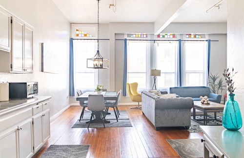 Gaslamp Quarter Hotel | This hotel is a 1 bedroom(s), 1 bathrooms, located in San Diego, CA.