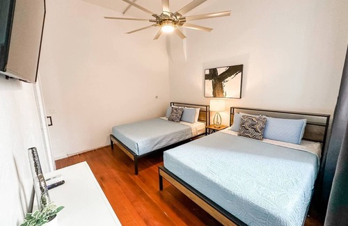 Gaslamp Quarter Hotel | This hotel is a 2 bedroom(s), 1 bathrooms, located in San Diego, CA.