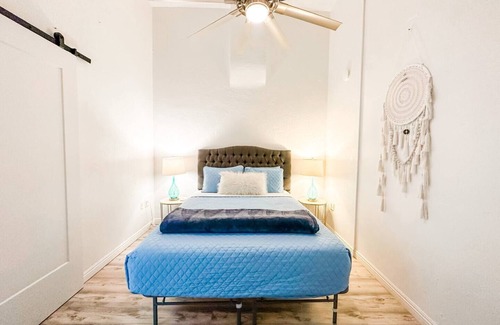 Gaslamp Quarter Hotel | This hotel is a 2 bedroom(s), 1 bathrooms, located in San Diego, CA.