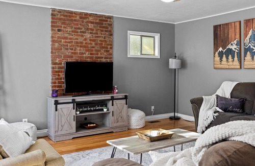 Walla Walla East House | This house is a 2 bedroom(s), 1.5 bathrooms, located in Walla Walla, WA.