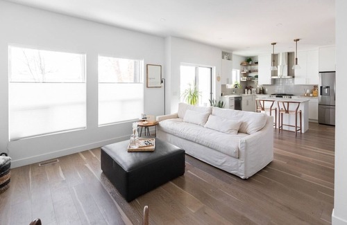 South Central House | This house is a 2 bedroom(s), 2.5 bathrooms, located in Kelowna, BC.