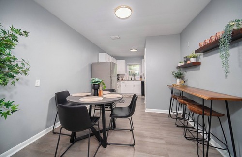 Murray Hill House | This house is a 2 bedroom(s), 1 bathrooms, located in Jacksonville, FL.
