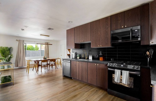 Village Grove House | This house is a 3 bedroom(s), 3 bathrooms, located in Scottsdale, AZ.