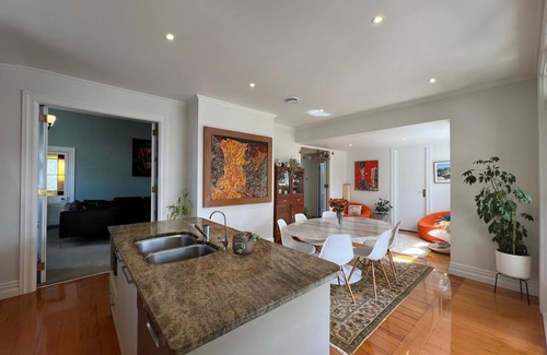 Devonport House | This house is a 3 bedroom(s), 2 bathrooms, located in Auckland, Auckland.