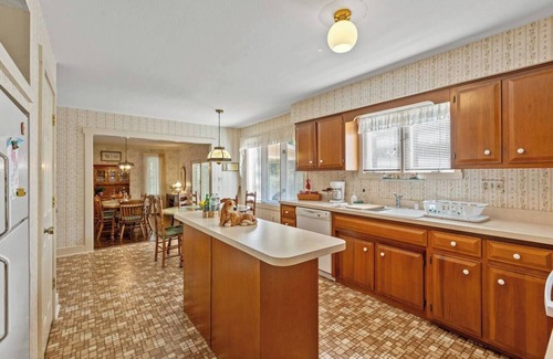 Frankfort House | This house is a 3 bedroom(s), 3 bathrooms, located in Frankfort, KY.