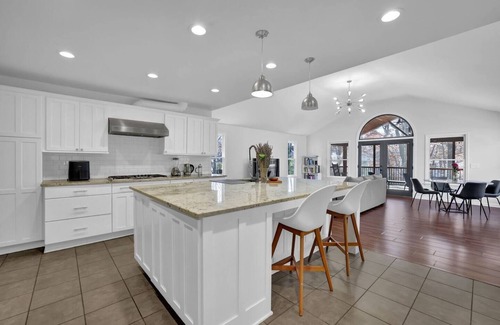 Chamblee House | This house is a 3 bedroom(s), 2 bathrooms, located in Chamblee, GA.