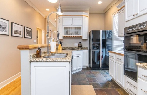 Woodward Heights House | This house is a 3 bedroom(s), 2.5 bathrooms, located in Lexington, KY.