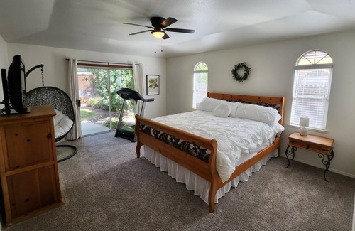 Fresno House | This house is a 3 bedroom(s), 2 bathrooms, located in Fresno, CA.
