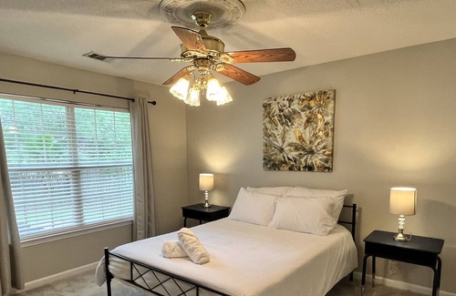 Richmond Hill House | This house is a 3 bedroom(s), 2 bathrooms, located in Richmond Hill, GA.