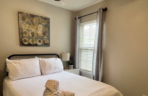 Richmond Hill House | This house is a 3 bedroom(s), 2 bathrooms, located in Richmond Hill, GA.
