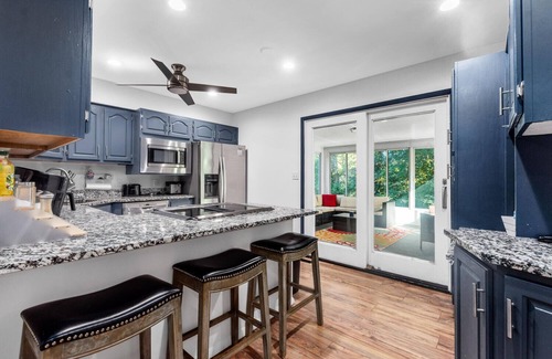 Belleville House | This house is a 4 bedroom(s), 3 bathrooms, located in Belleville, IL.