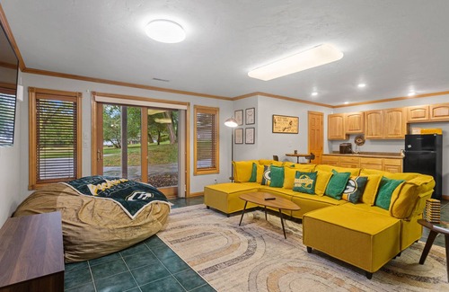 Green Bay House | This house is a 4 bedrooms, 2.5 bathrooms, located in Green Bay, WI.