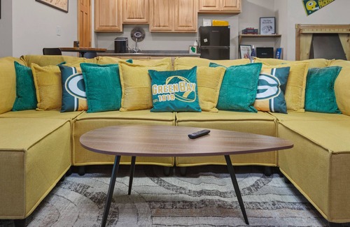 Green Bay House | This house is a 4 bedrooms, 2.5 bathrooms, located in Green Bay, WI.