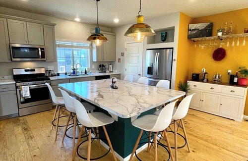 Commerce City House | This house is a 4 bedroom(s), 3.5 bathrooms, located in Commerce City, CO.