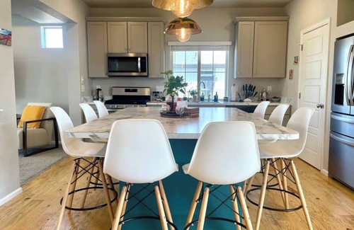 Commerce City House | This house is a 4 bedroom(s), 3.5 bathrooms, located in Commerce City, CO.