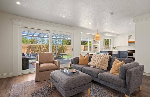 Mission Viejo House | This house is a 4 bedroom(s), 3 bathrooms, located in Mission Viejo, CA.