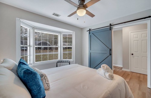 Richmond Hill House | This house is a 4 bedroom(s), 2 bathrooms, located in Richmond Hill, GA.