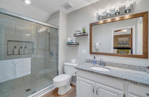 Richmond Hill House | This house is a 4 bedroom(s), 2 bathrooms, located in Richmond Hill, GA.