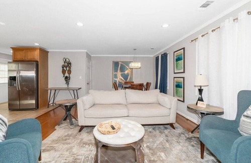 Church Street House | This house is a 5 bedrooms, 3 bathrooms, located in Atlanta, GA.