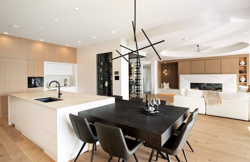 South Pandosy House | This house is a 6 bedroom(s), 3.5 bathrooms, located in Kelowna, BC.