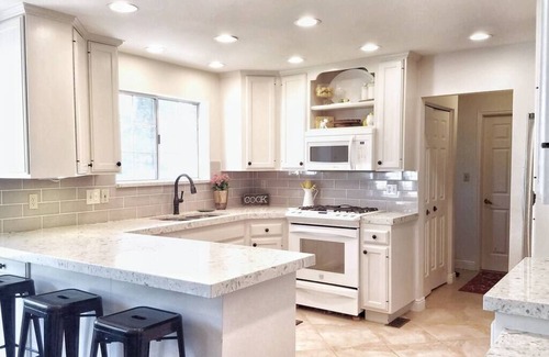 Sandy House | This house is a 7 bedroom(s), 4.5 bathrooms, located in Sandy, UT.