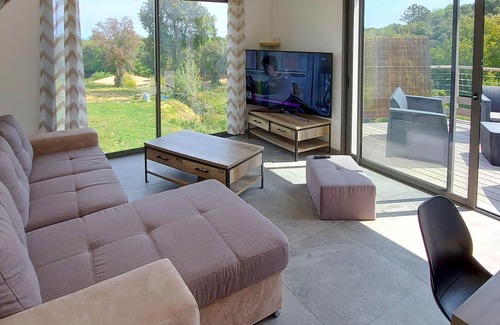 Taglio-Isolaccio House | This is about a quietly located beautiful vacation home in Corsica.
