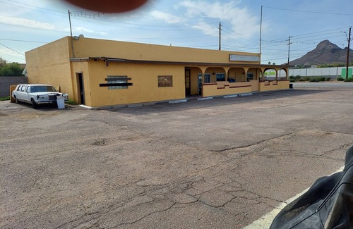 Paradise Valley Village House | This is Bar/Restaurant