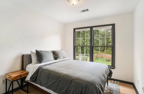 Peoplestown House | This lovely newly renovated 3/2.5 home located 10 minutes away from major ATL hotspots