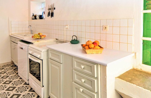 Violes House | This lovely vacation home with private pool and beautiful forest park is located in Violès, a charmi