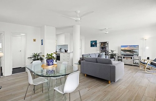 Nambucca Heads Apartment | This modern home boasts some of the most stunning views of the coastline in Nambucca Heads.