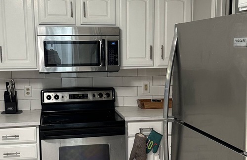 Finneytown Condo | This modern peaceful and centrally-located place perfect get away