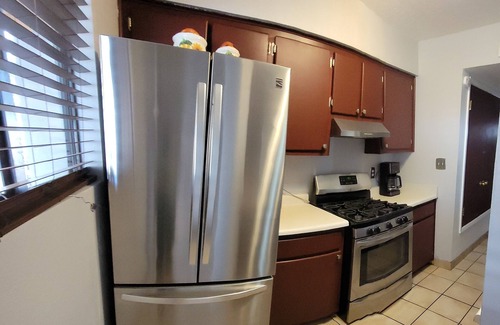 Northeast Heights House | This peaceful, relaxing house has beautiful mountain & sunset views
